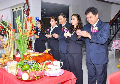 Tầm quan trọng của việc đọc văn khấn chuyển văn phòng